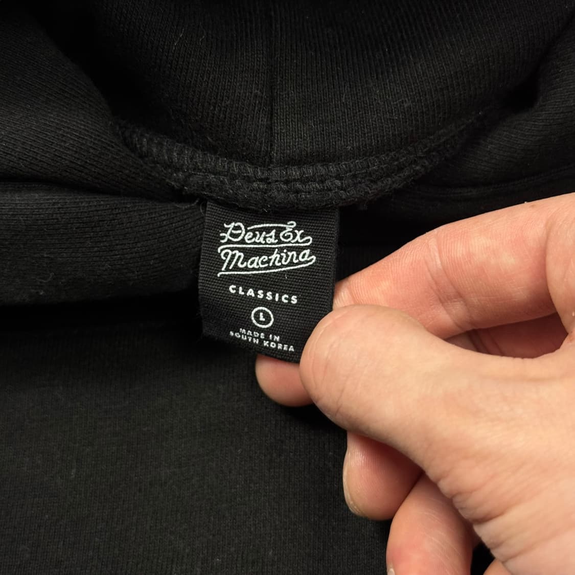 (L) 데우스 엑스 마키나 서울 후드티 블랙 상품이미지5