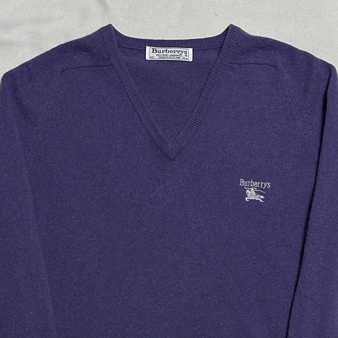 40 버버리 퓨어뉴 울 퍼플 브이넥 니트 상품이미지1