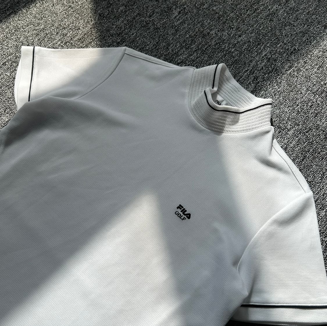 휠라 골프 하이넥 반팔티셔츠  상품이미지2