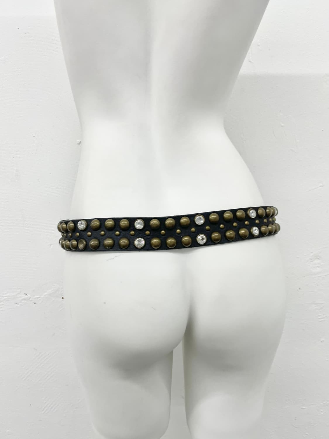 리얼레더 스터드 볼드 버클 벨트 상품이미지4