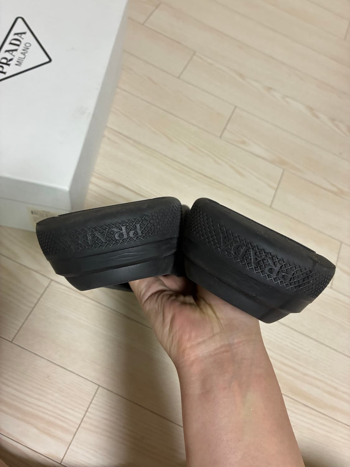 프라다 러버 클로그 뮬 10(290) 상품이미지3