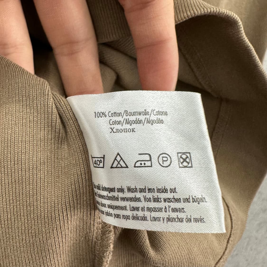 100 휴고보스 여자 반집업 니트 상품이미지5