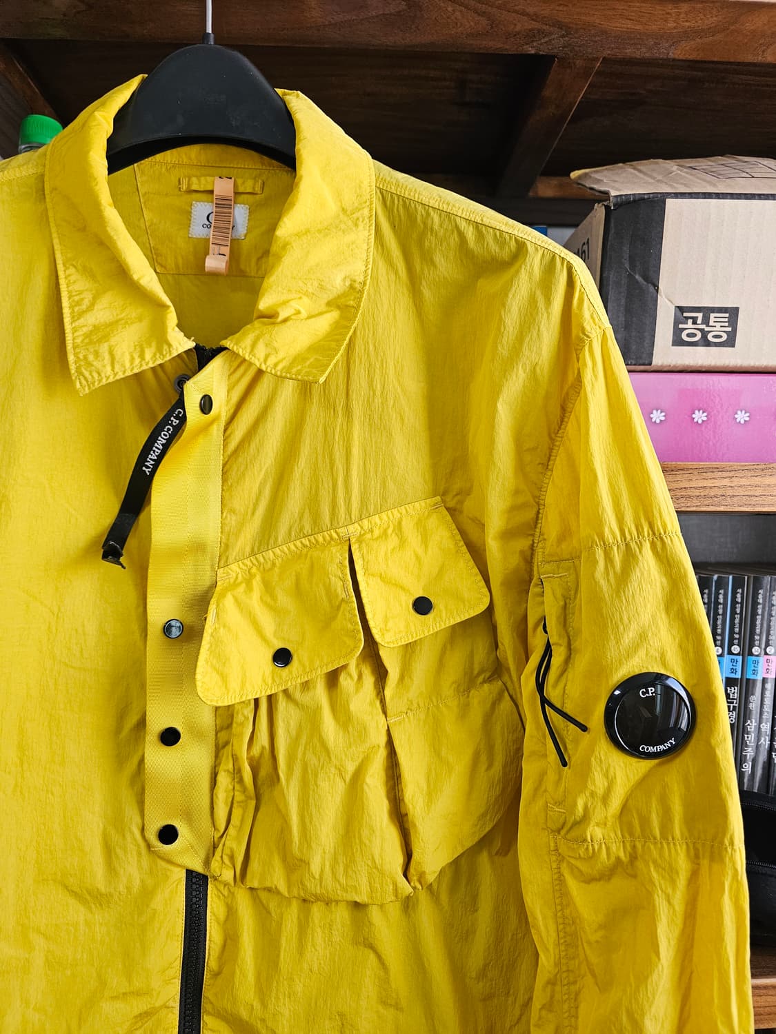 XXL사이즈(105-110사이즈)씨피CP컴퍼니 크롬R 옐로우 자켓 팔아요 상품이미지2