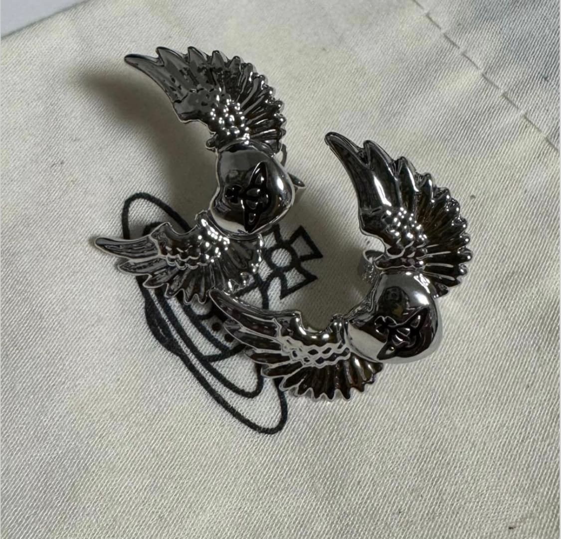 비비안웨스트우드 아카이브 orb각인 날개 귀걸이 상품이미지2