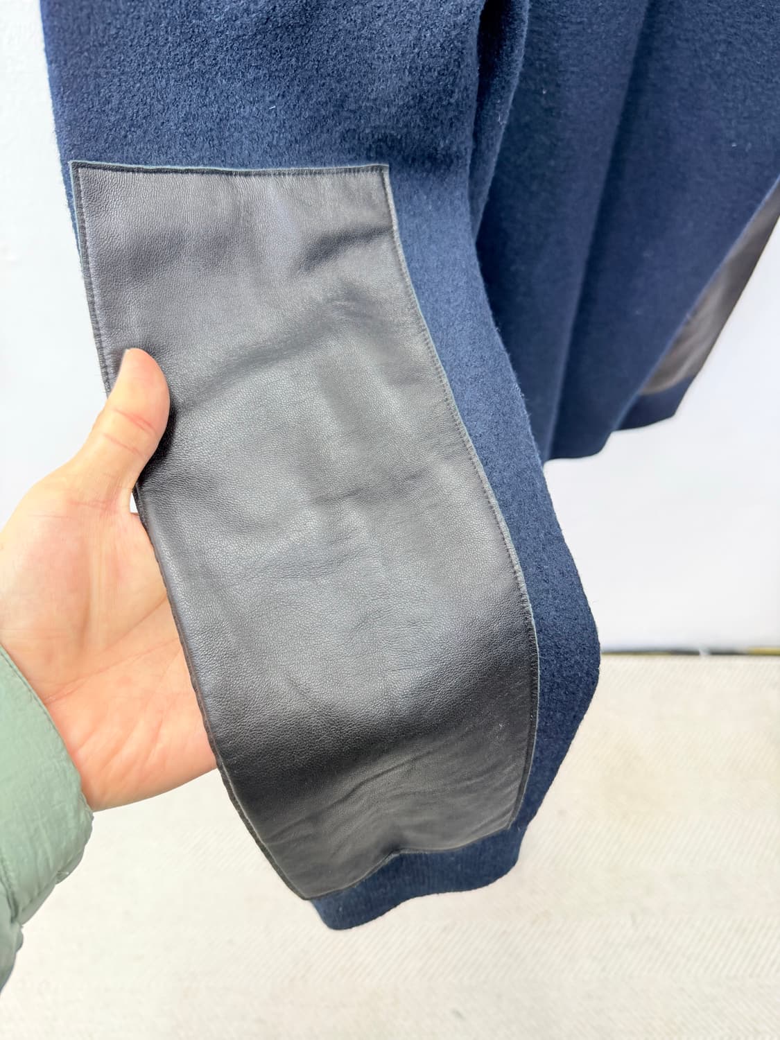 정품) COS 코스 가죽 디테일 니트 스웨터 S 상품이미지5