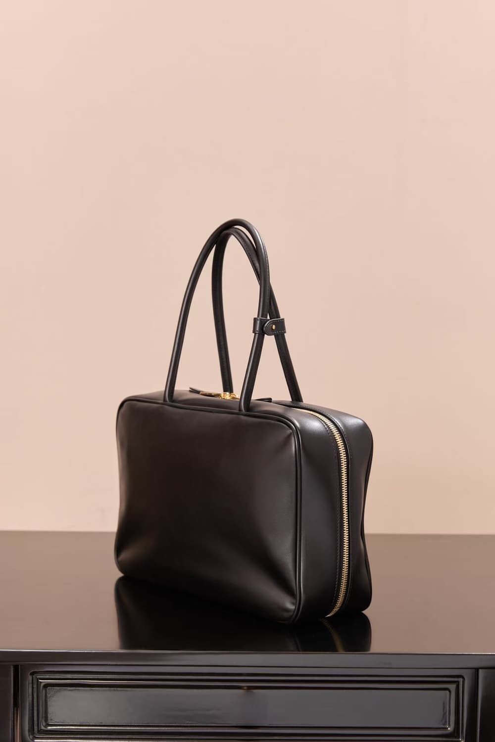 미우 미우 가죽 탑 핸들백1 상품이미지2