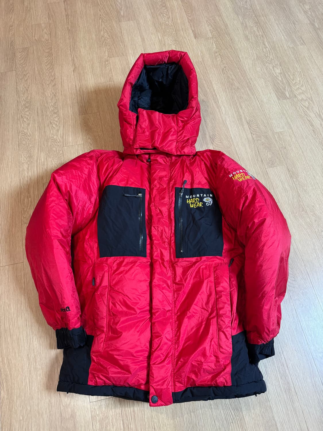 마운틴 하드웨어 앱솔루트 구스 패딩  상품이미지1