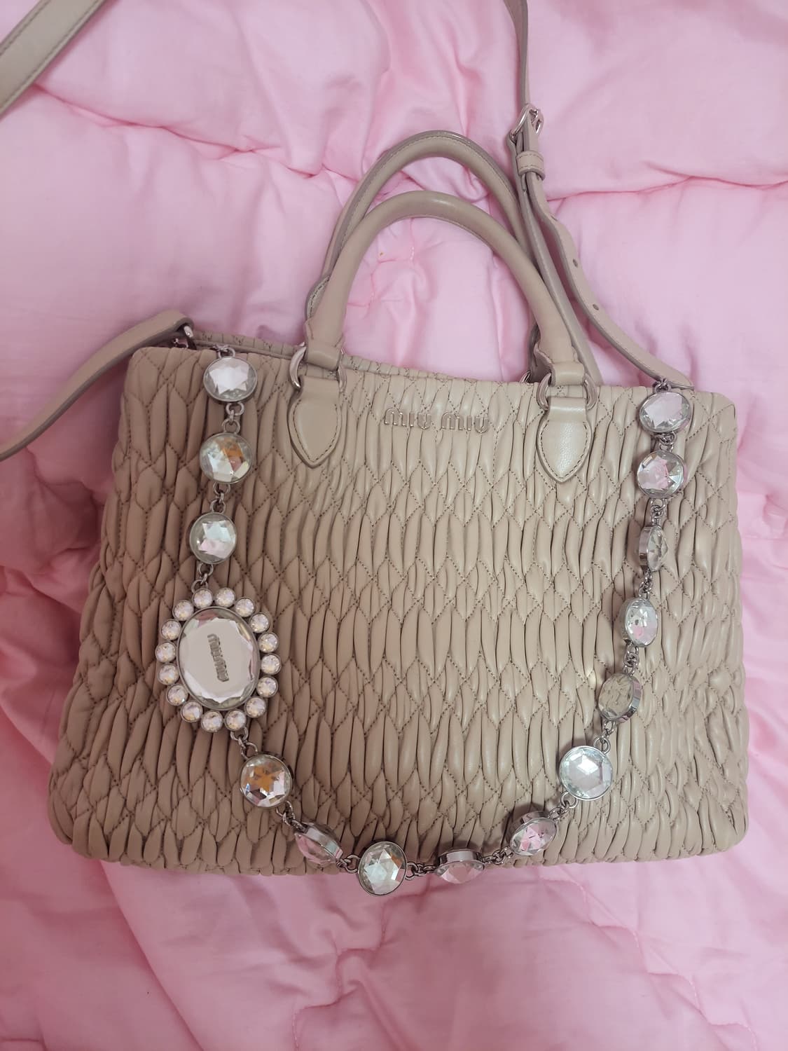 정품)급처상태좋음!미우미우 핑크 마틀라쎄 나파 크리스탈사첼토트크로스백가방 상품이미지2