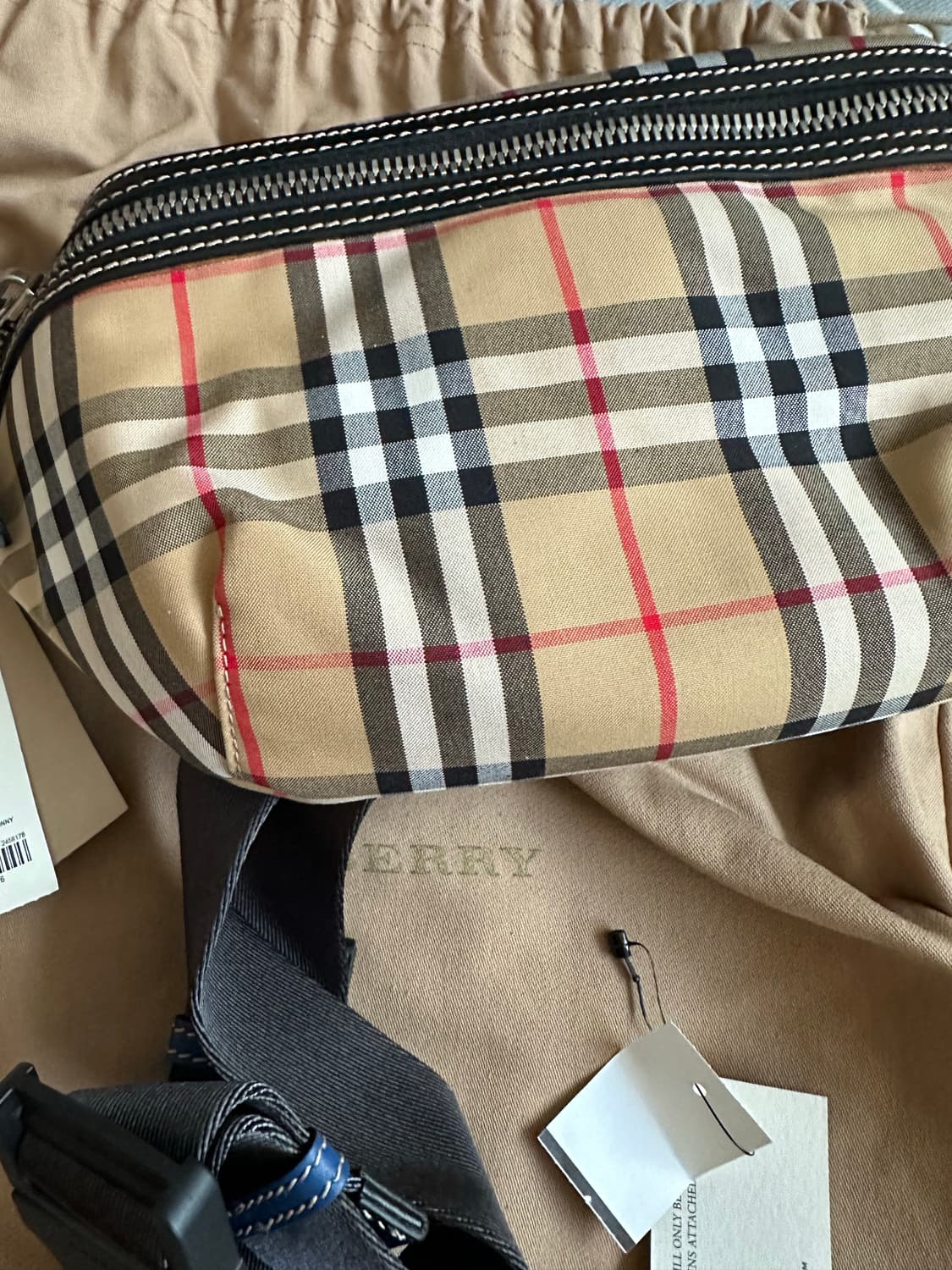 [OS] 버버리 미디움 빈티지 체크 본디드 범백 캔버스 블루 상품이미지4