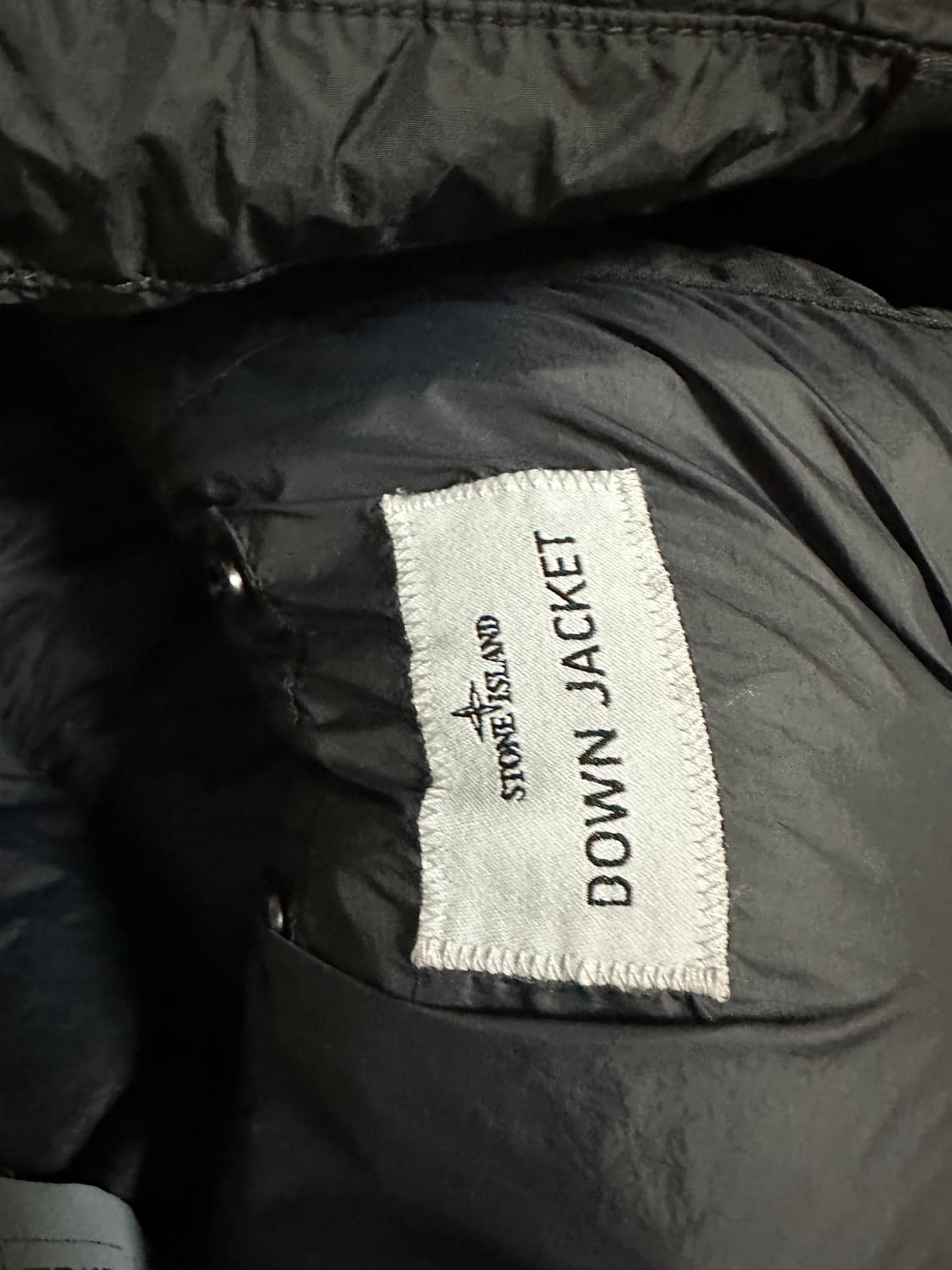 스톤아일랜드 25FW 크링클랩스 논후드 패딩 블랙 XL판매합니다 상품이미지4