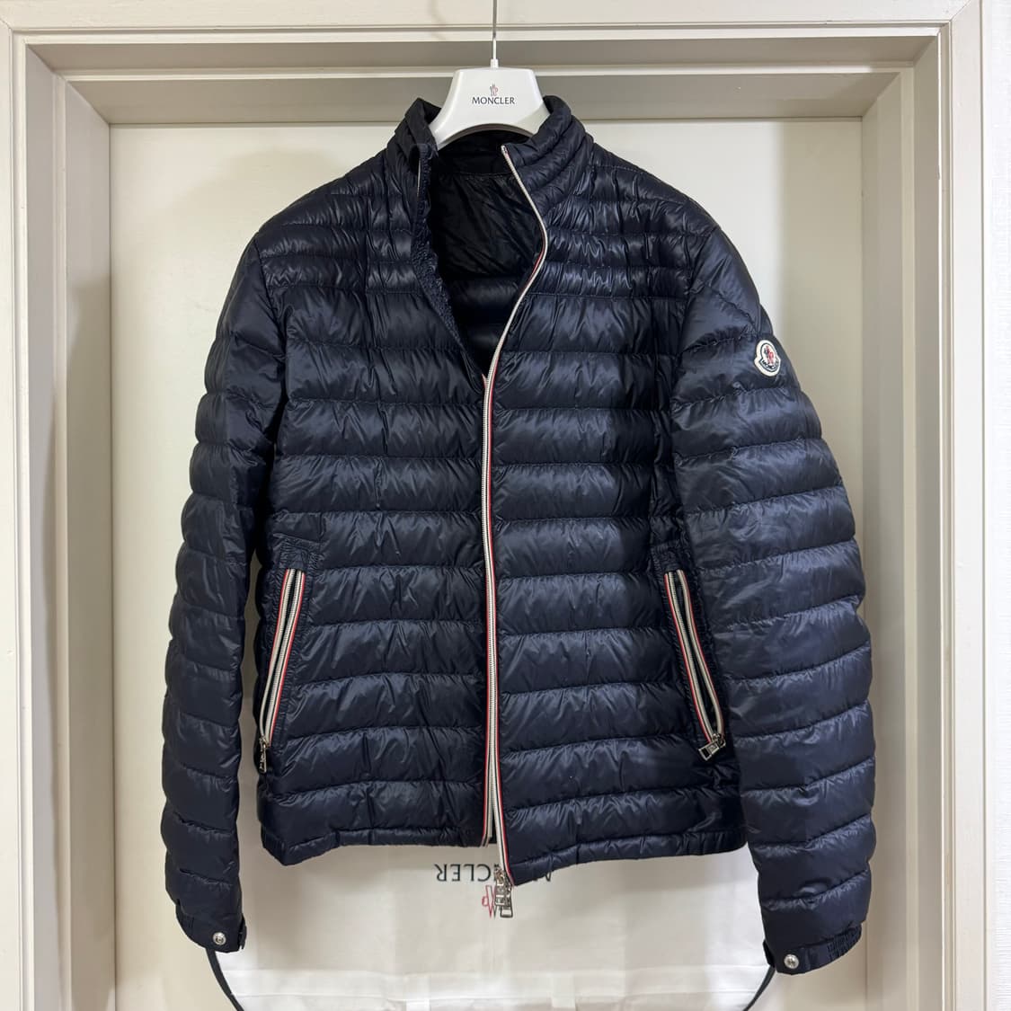 몽클레어 다니엘 경량패딩 5사이즈 네이비 상품이미지4