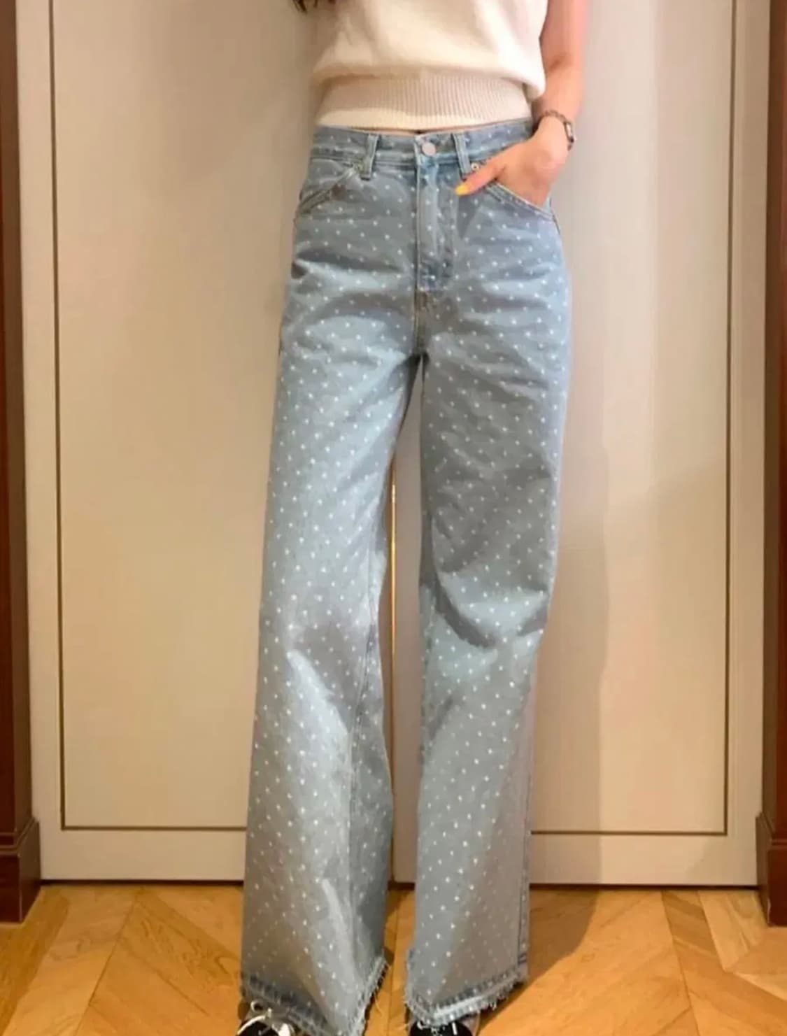 오브제스트 포스터 무신사 에이블리 지그재그 모리걸 도트 데님 팬츠 상품이미지1