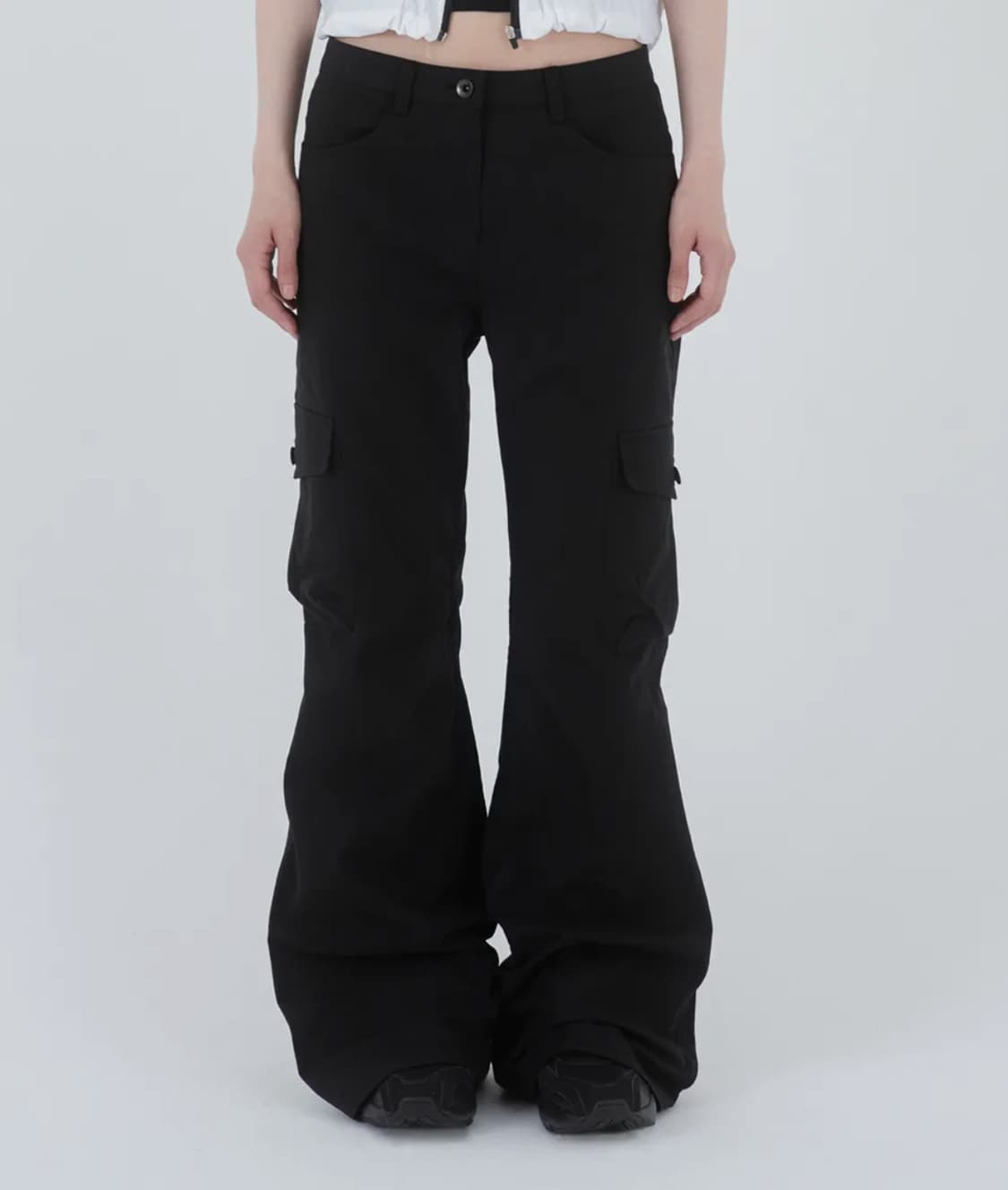 미세키서울 Pocket cargo bootscut pants BLACK 상품이미지1