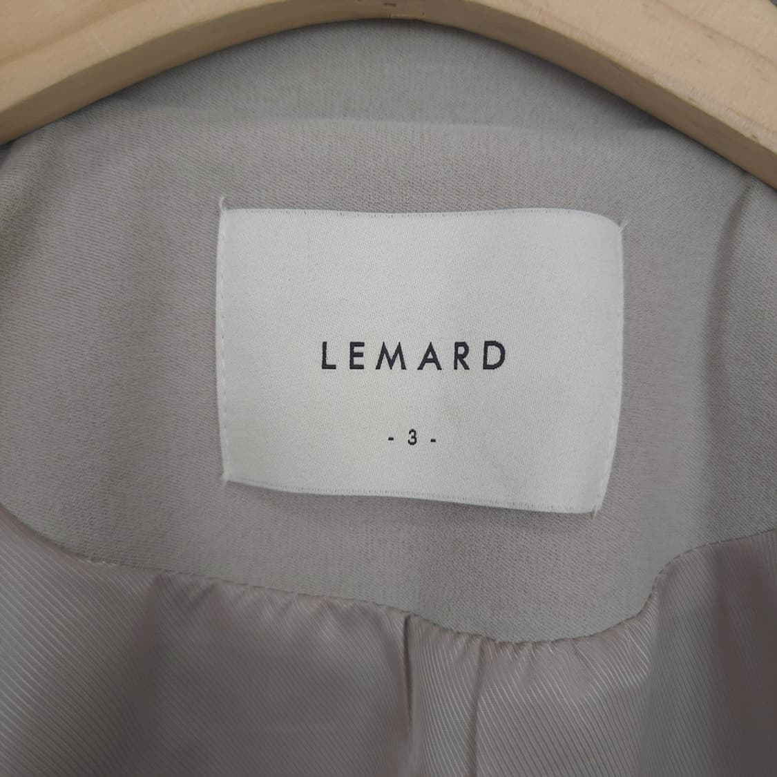 르마드 LEMARD 미니멀 절개 블루종 밑단밴딩 자켓 3 상품이미지6