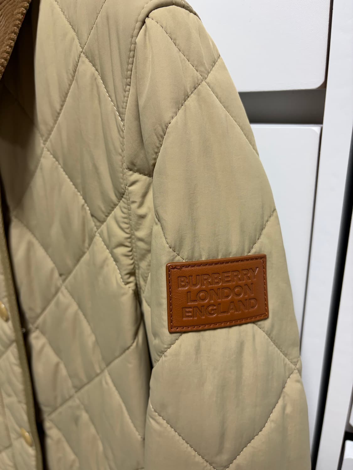 [2회착용] 버버리 여성용 퀼팅 자켓 XS 상품이미지2