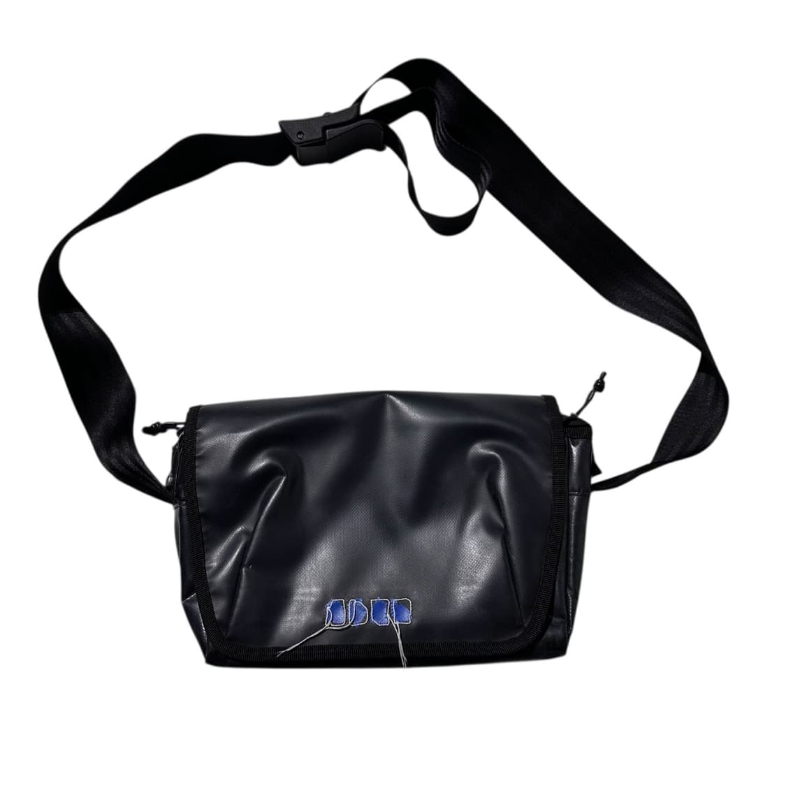 아더에러 트레이스 애드모어 크로스백 블랙 상품이미지1