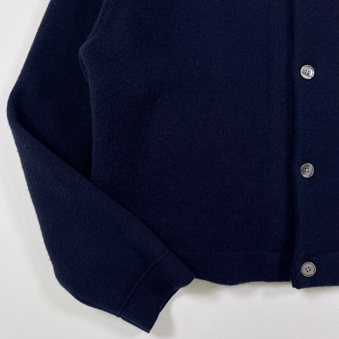 인템포무드 네이비 니트 가디건 상품이미지3
