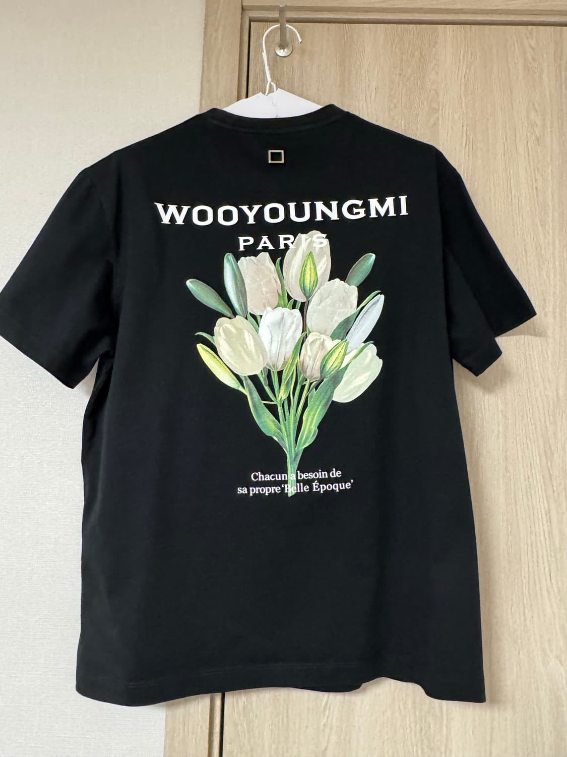 22 우영미 백 플라워 로고 티셔츠 블랙 판매합니다. 상품이미지4