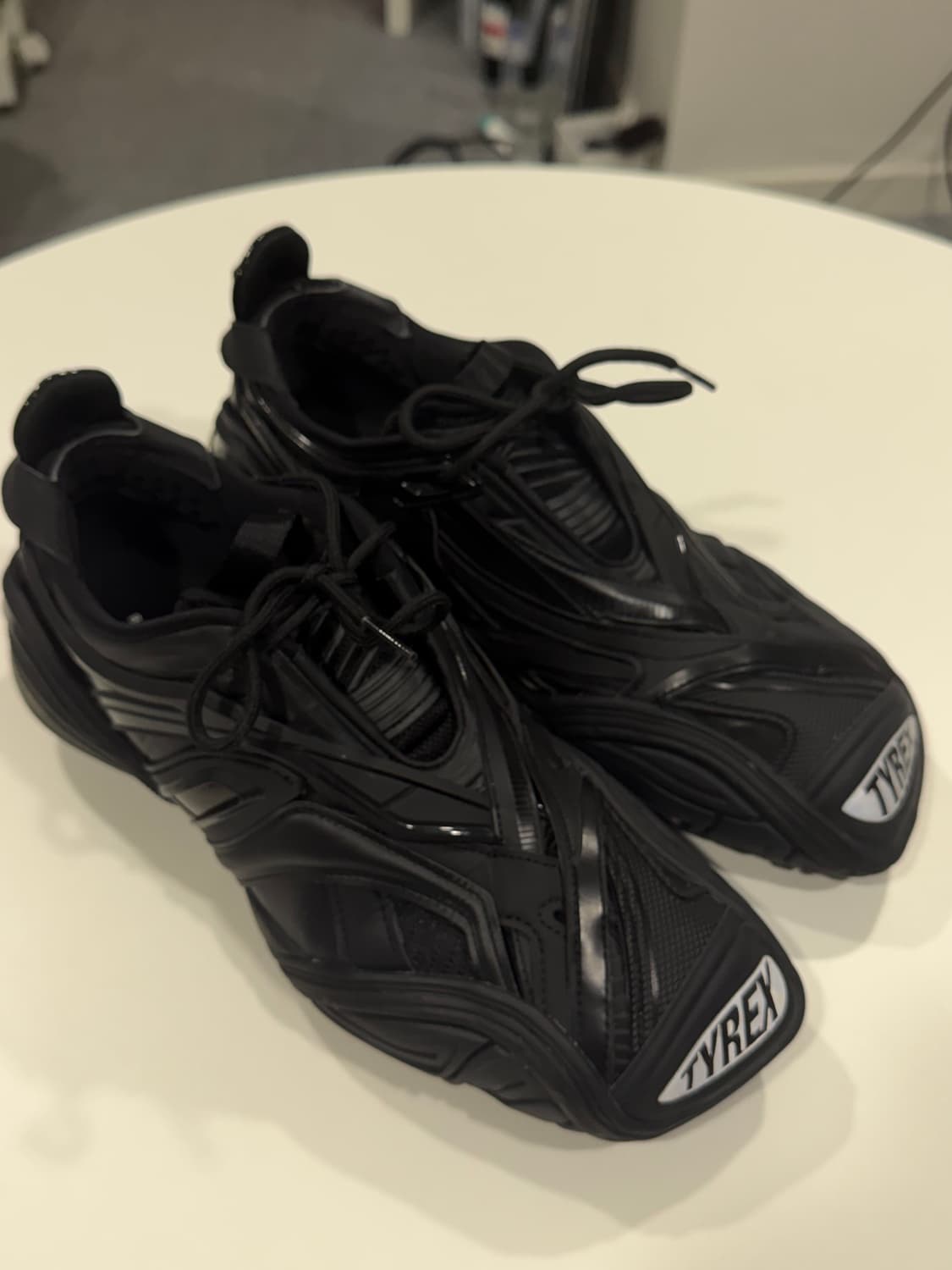 발렌시아가 타이렉스 블랙 42사이즈 상품이미지4