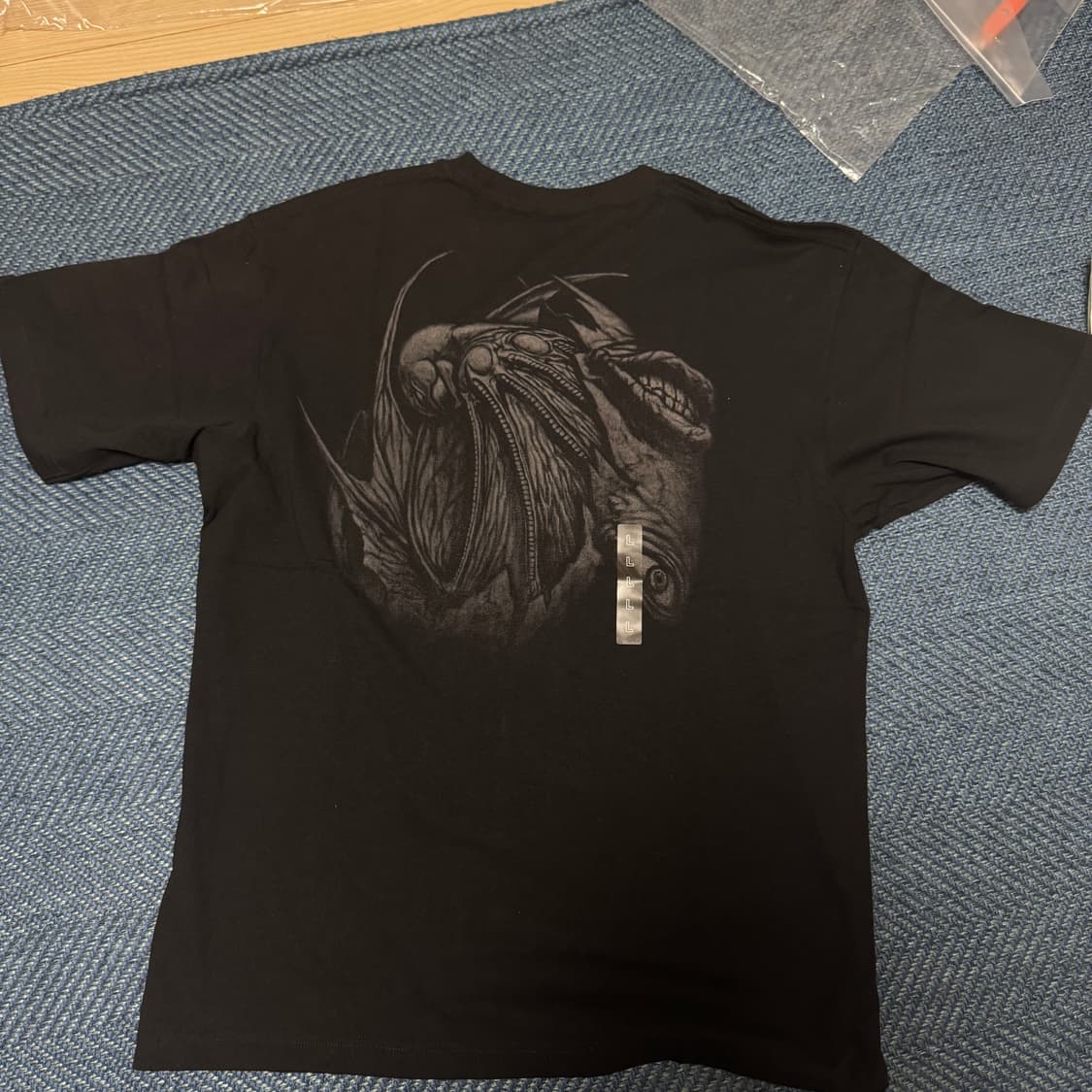 (새상품)유니클로 베르세르크 반팔 화이트 블랙 m,l가츠,그리피스,페무토 상품이미지5