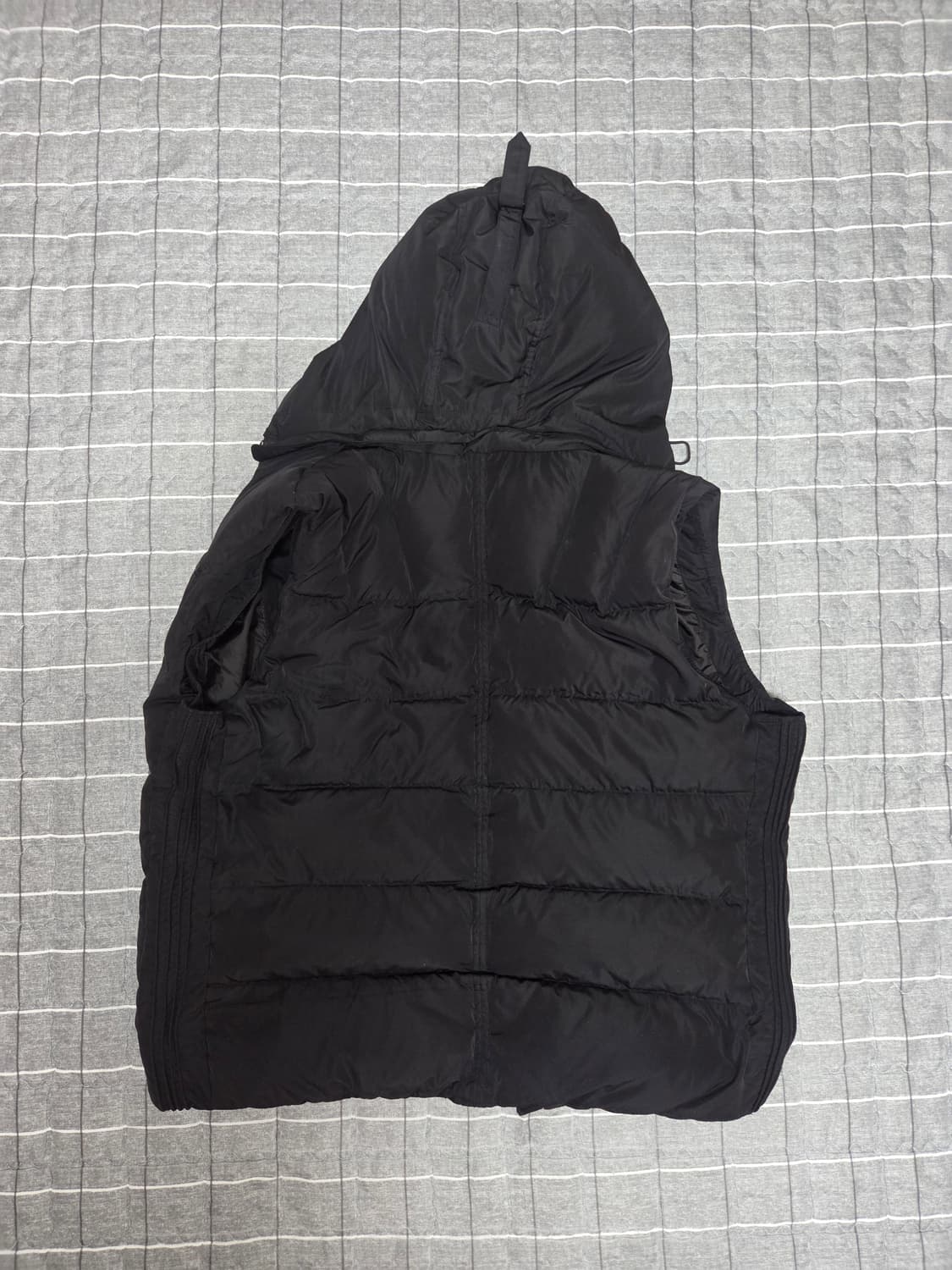 C.P 컴퍼니 조끼 패딩 블랙 상품이미지2