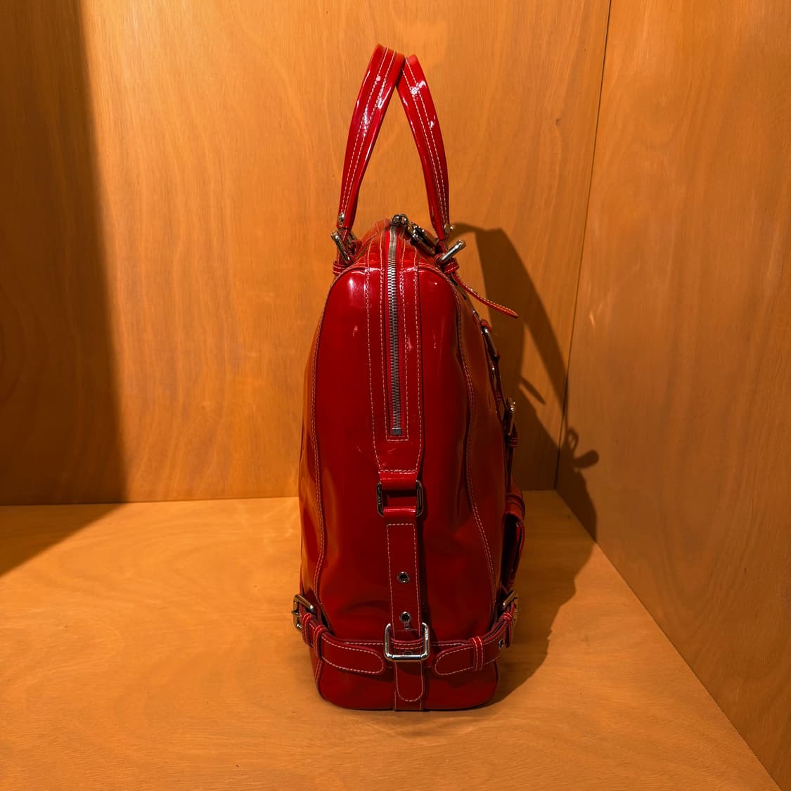 MCM 엠씨엠 클래식 에나멜 라지 토트백 상품이미지10