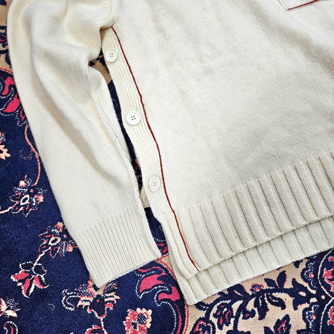 주카스페이스(ZucaSpace) 사이드 버튼 빅포켓 니트 46size 상품이미지2