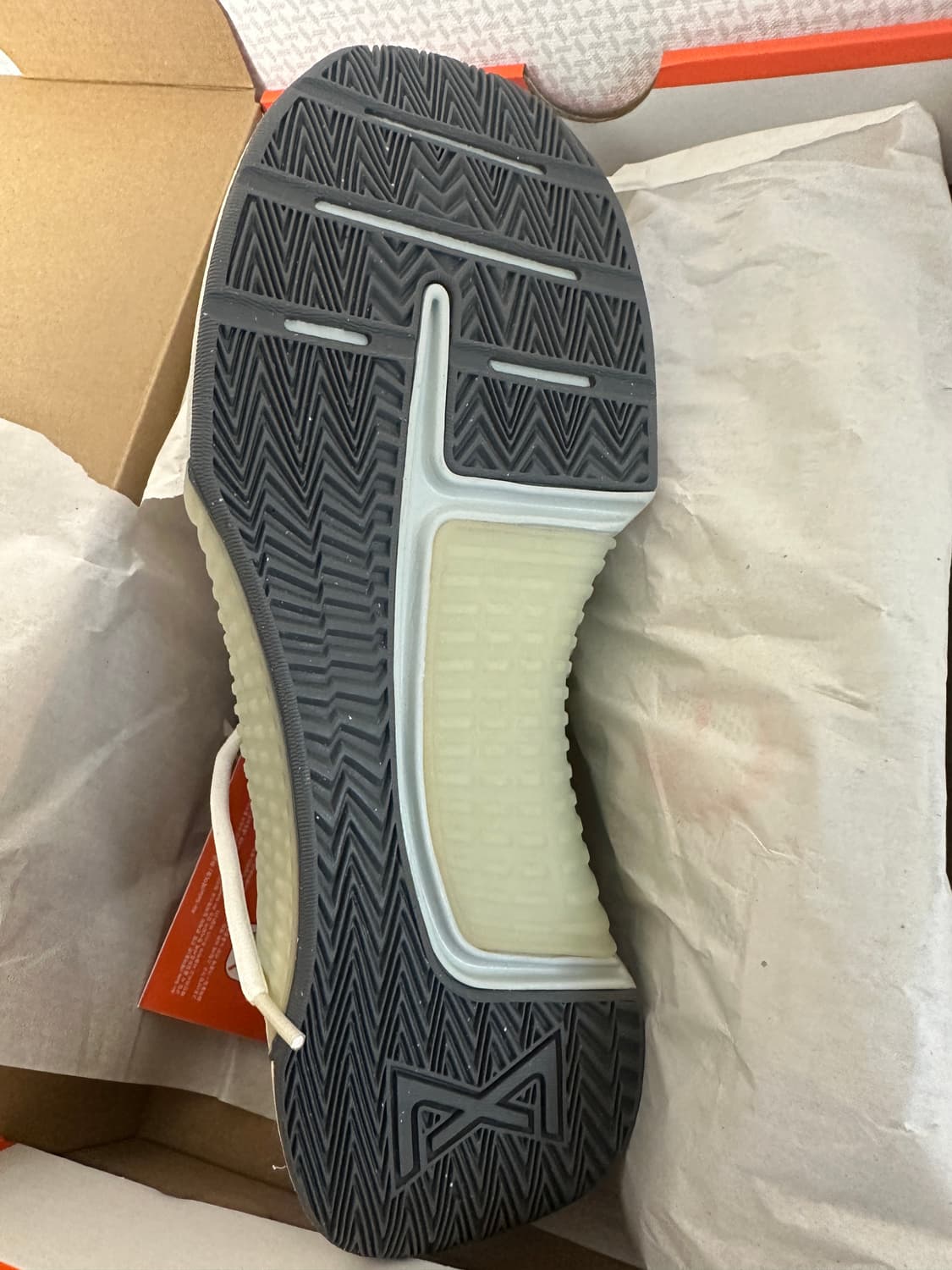 나이키 메트콘 9 화이트 브라이트 만다린 상품이미지5