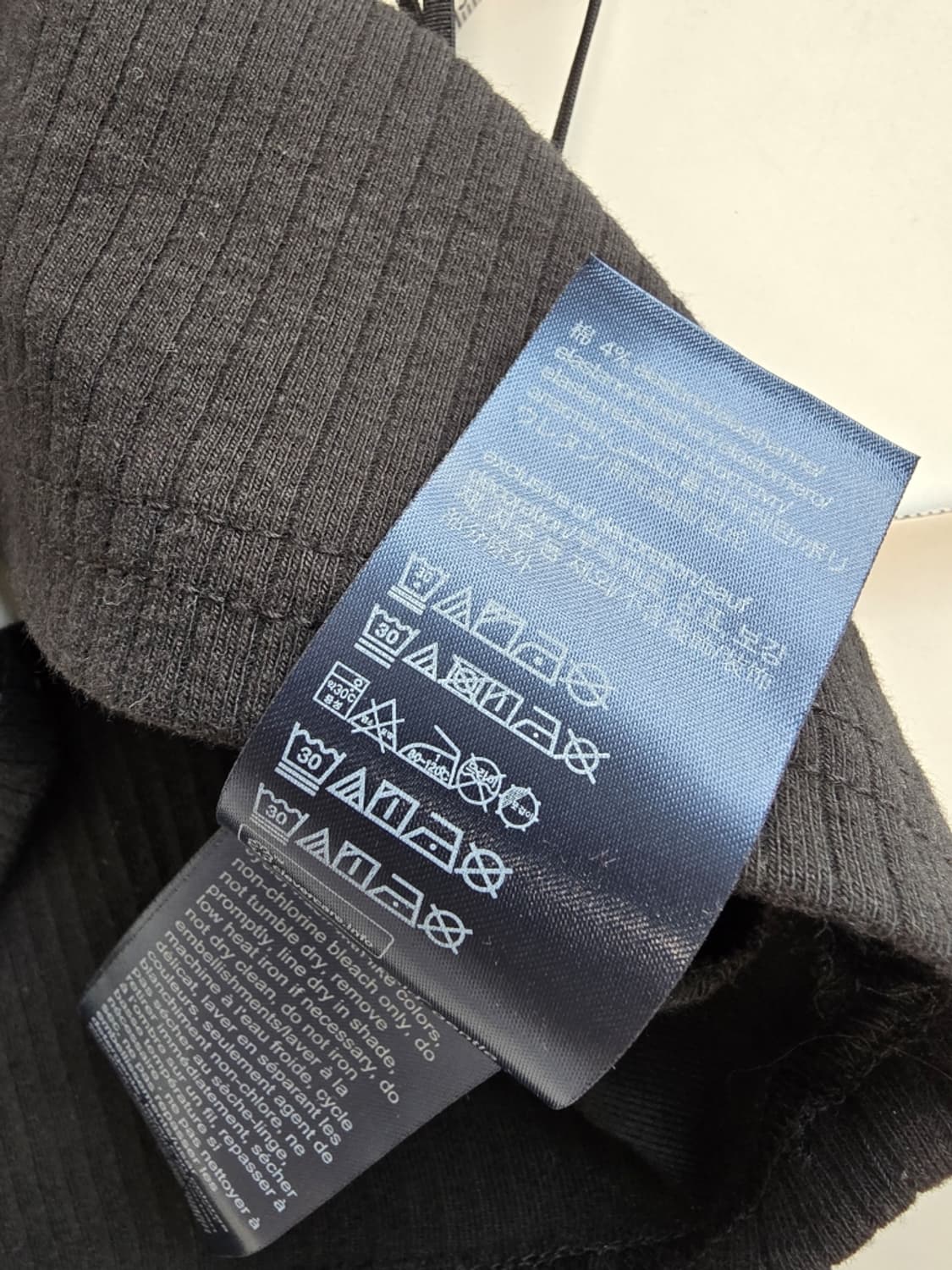 타미진스 블랙 크롭 나시 XS 상품이미지9