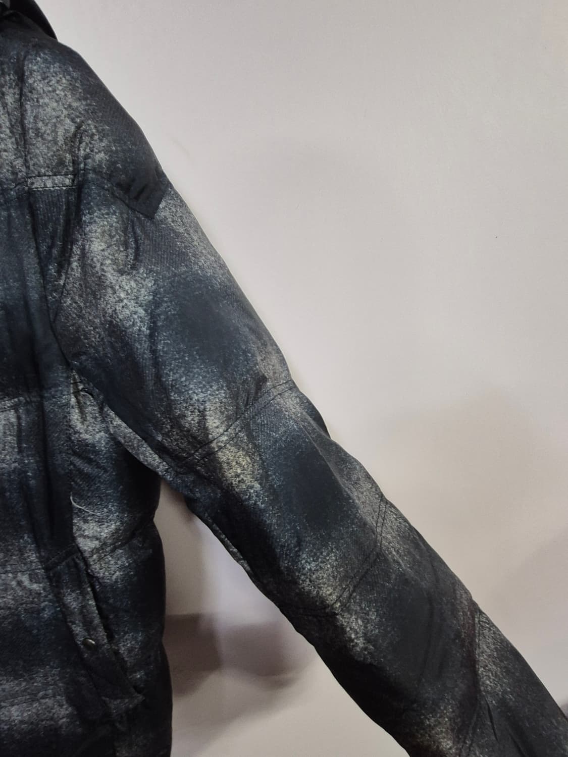 [L]  TNGT 패딩 점퍼 블랙 그레이 상품이미지5