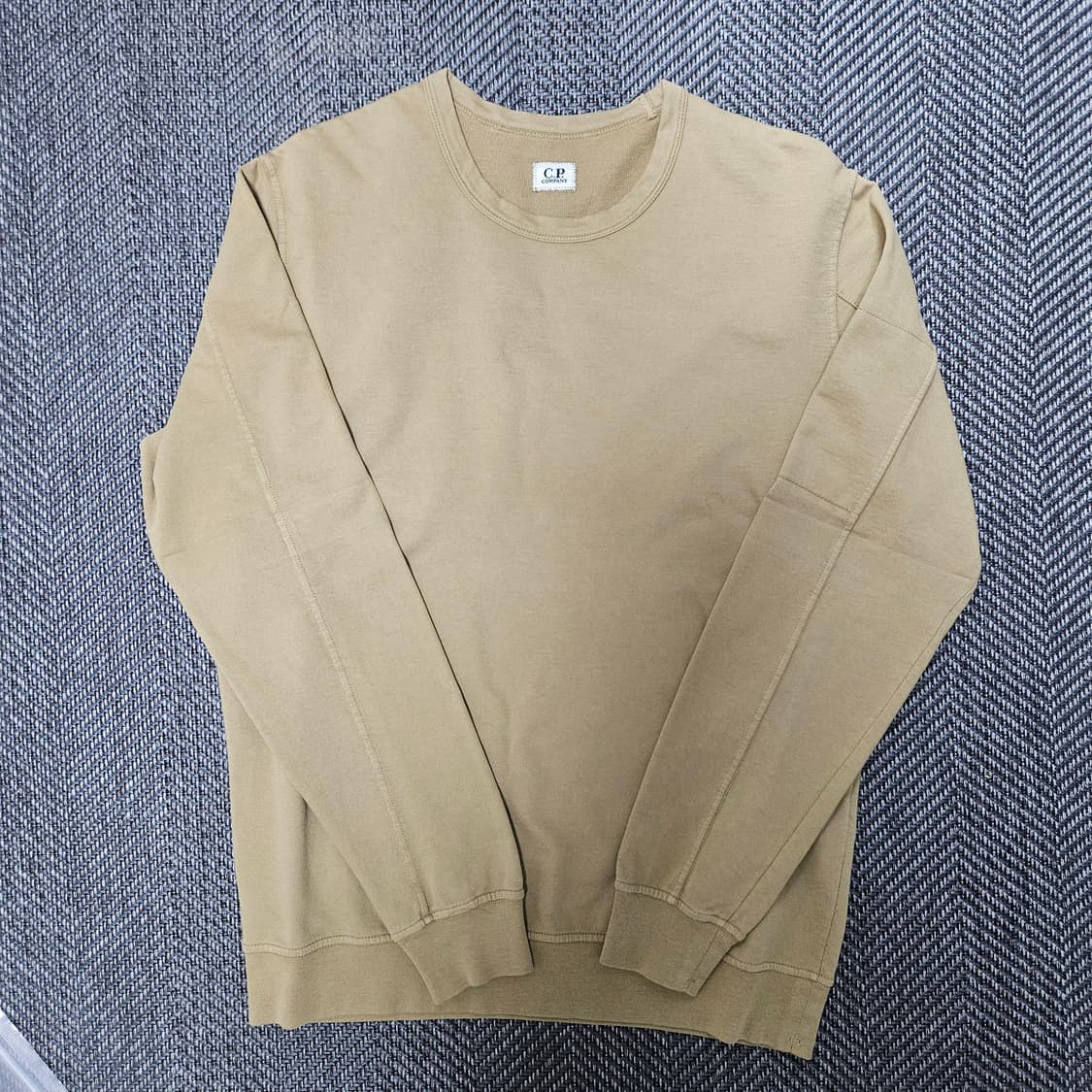 Cp컴퍼니 렌즈와펜 맨투맨 L 택없는 새거 상품이미지2