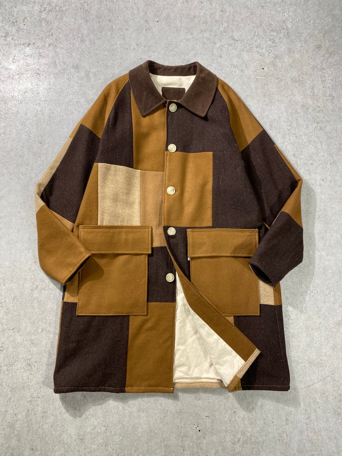 [L] KINOTT 키노트 브라운 패치워크 코트 상품이미지1