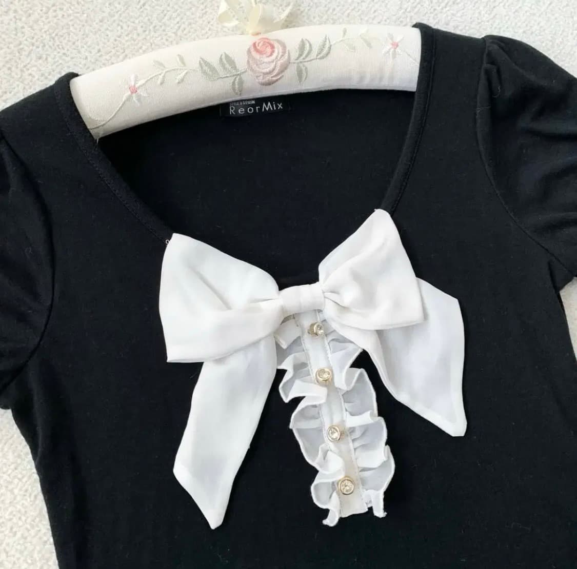 일브 히메갸루 오월빈티지 블랙 왕리본 로걀탑 블라우스 핀터리즈리사엑시즈팜 상품이미지4