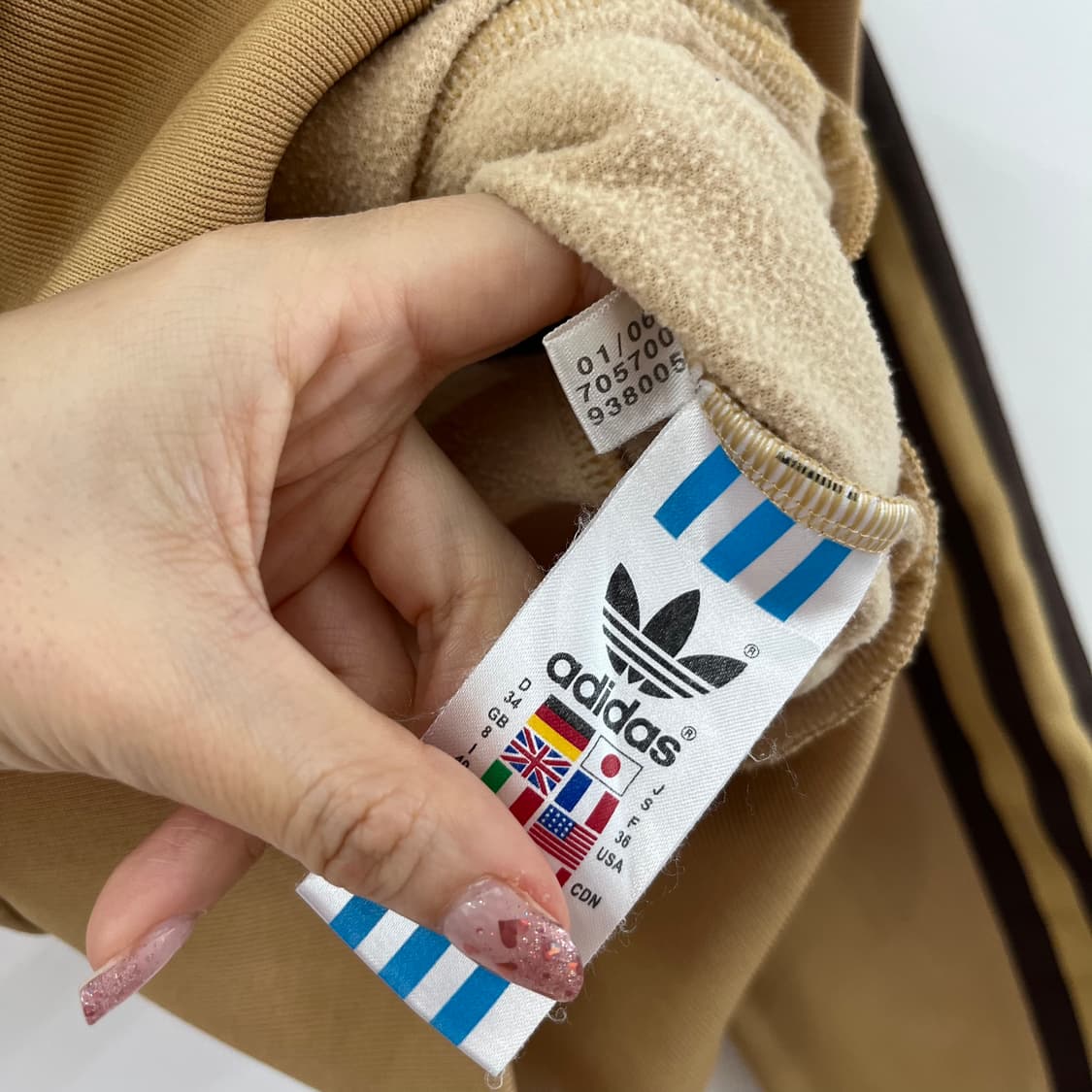 아디다스 딱붙핏 모카 브라운 크롭 트랙탑 져지 상품이미지6