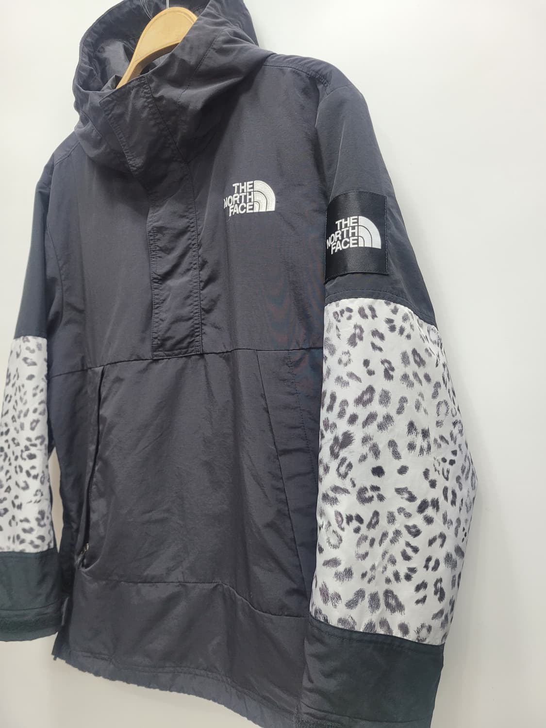 THE NORTH FACE 노스페이스 레오파드 배색 후드 아노락 / S 상품이미지3