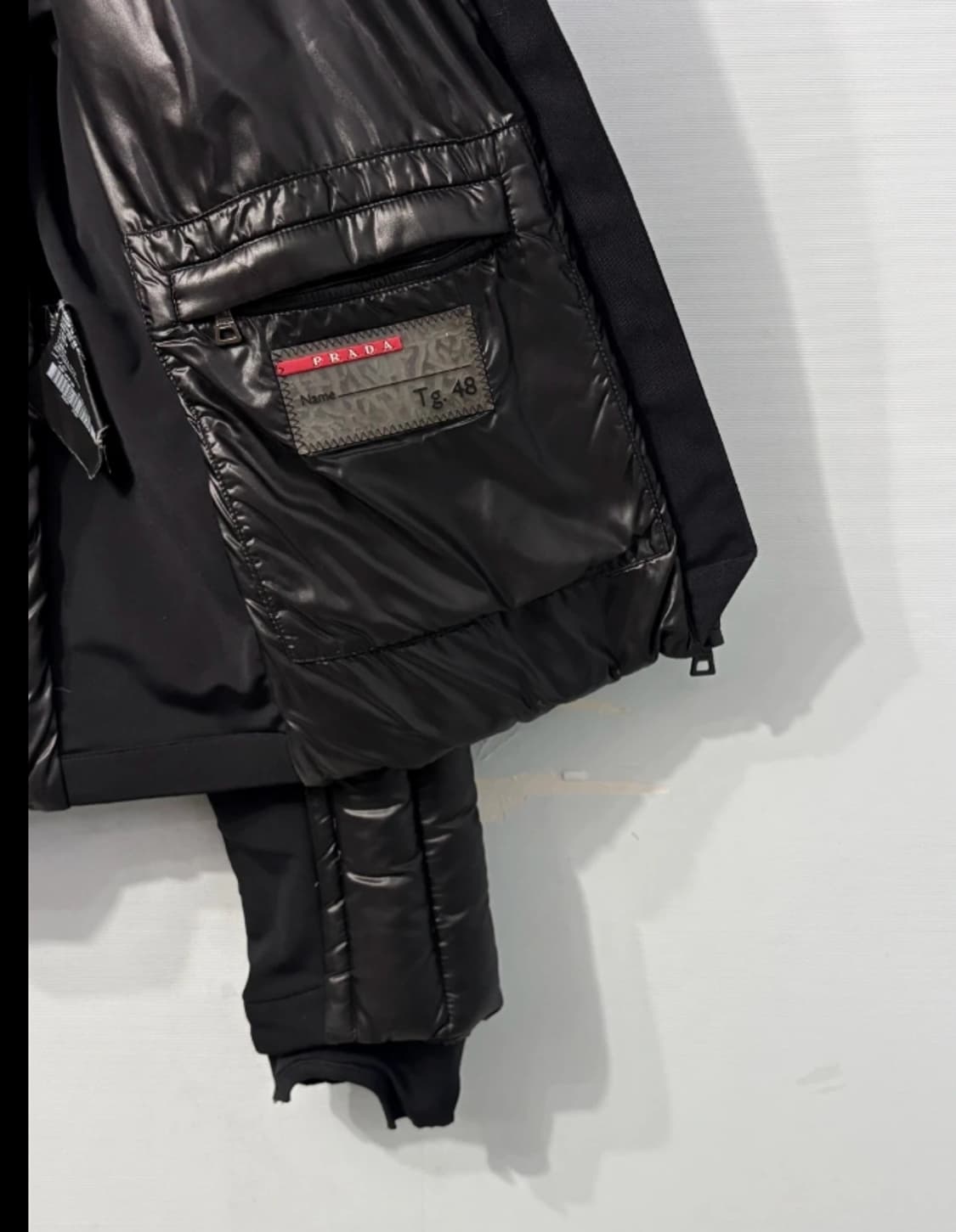 정품 프라다 팔라스 패딩 블랙 95 상품이미지8