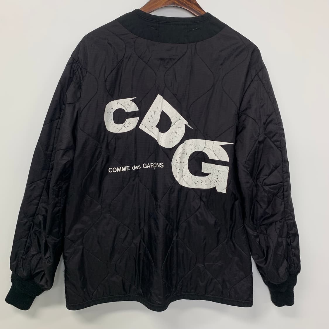꼼데가르송 x 알파인더스트리 빅로고 블랙 퀼팅 자켓  상품이미지4