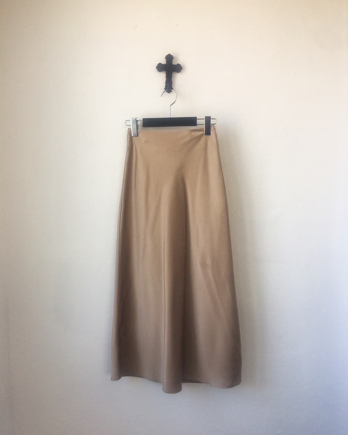 Glossy long skirt 상품이미지1