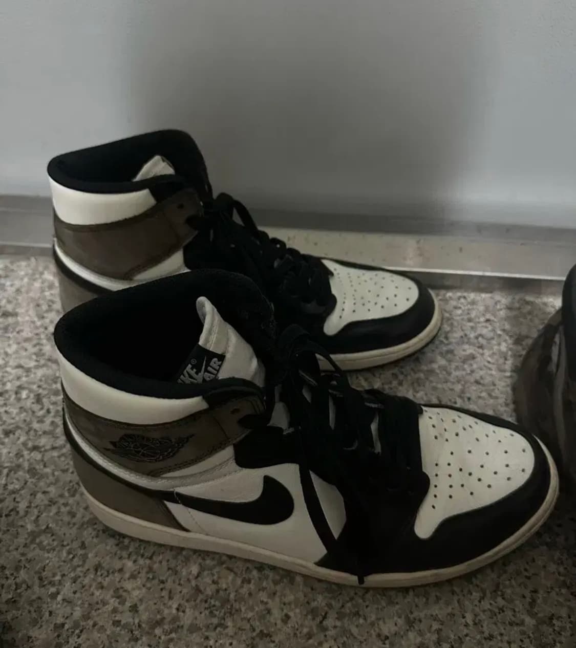 [275] 나이키 에어 조던 1 OG 하이 다크 모카 상품이미지2