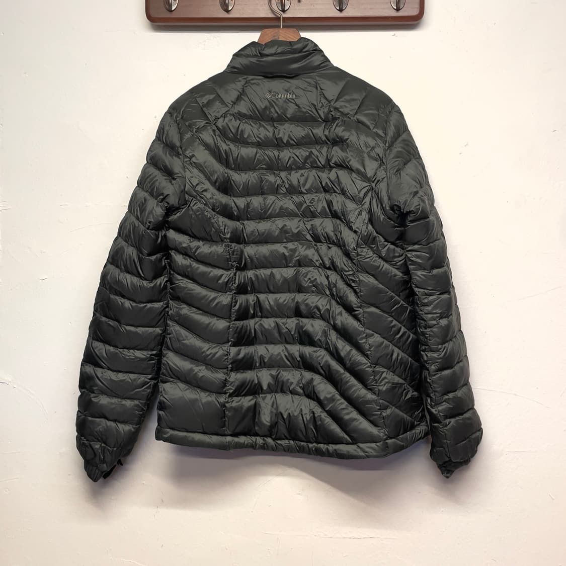 컬럼비아 옴니쉴드 구스다운 카키 경량 패딩 상품이미지5