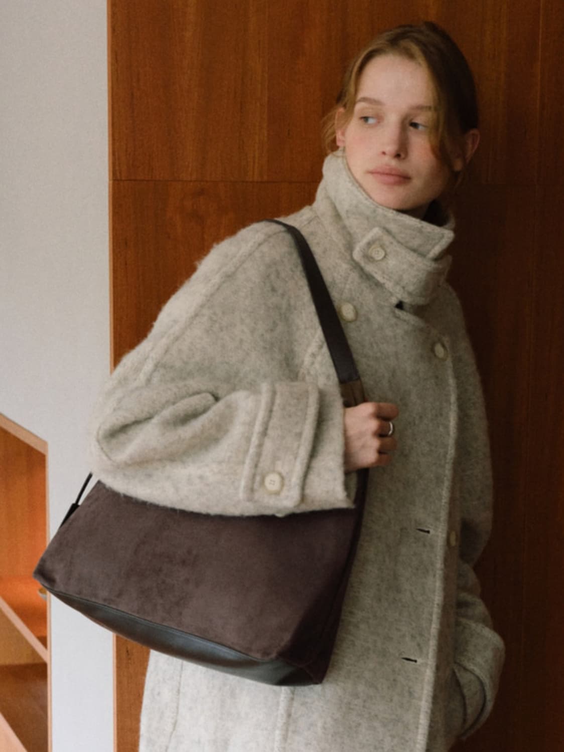 오브히 플럼 스웨이드 호보백 상품이미지3