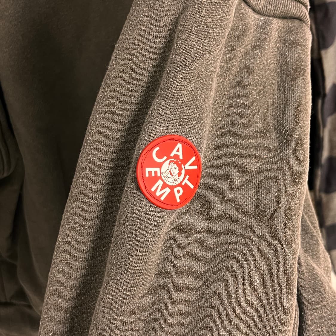 [L] 카브엠트 하이넥 스웻셔츠 브라운 상품이미지6