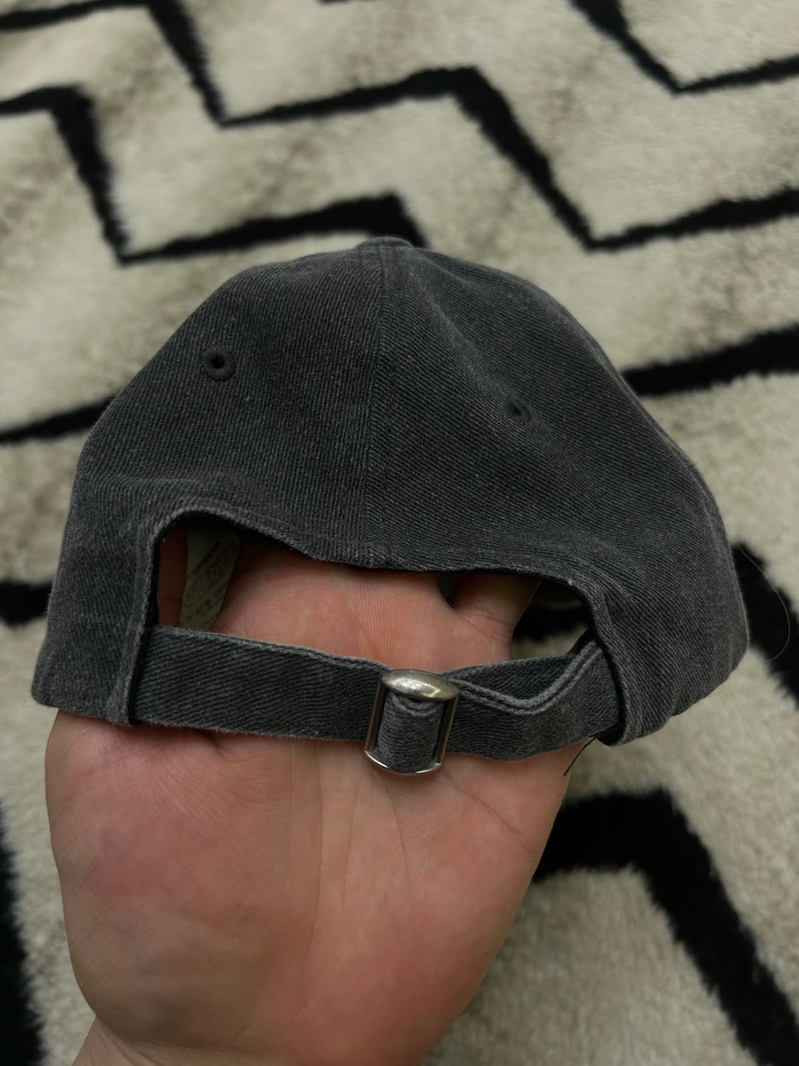 마뗑킴 마카롱 로고 볼캡/챠콜 상품이미지2