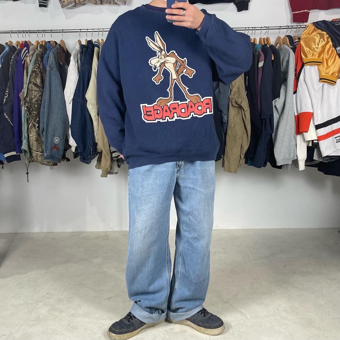 2000s 루니툰즈 와일 E 코요테 홀가먼트 스웻셔츠 상품이미지1