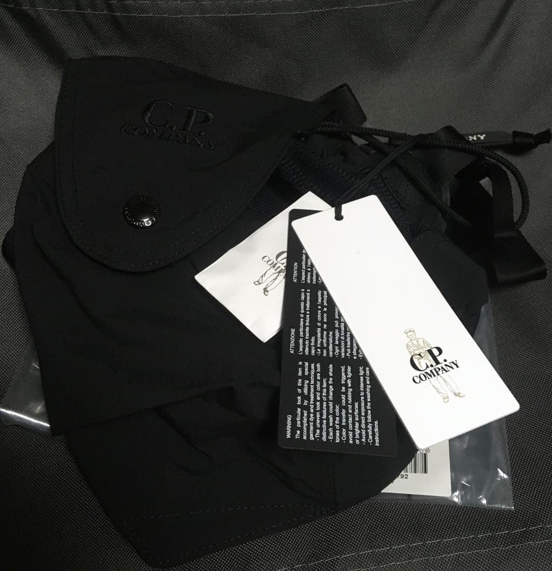 CP컴퍼니 숄더백 블랙 판매합니다  상품이미지6