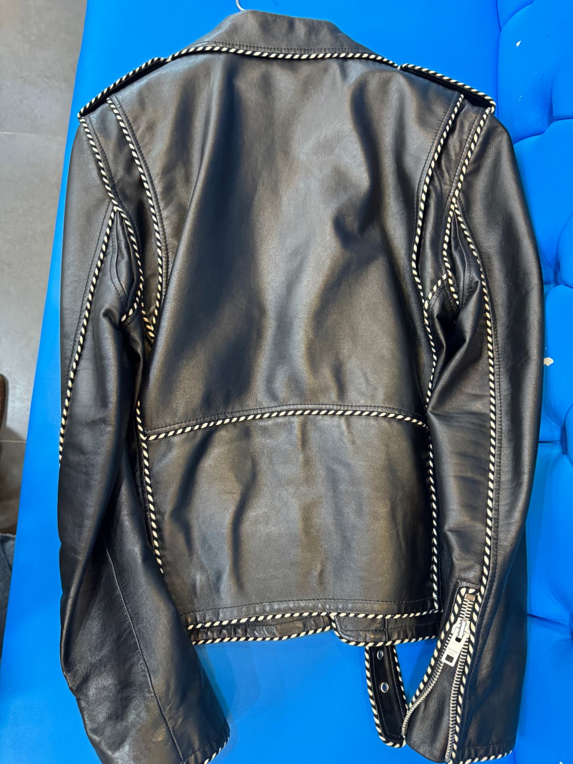 셀린느 19fw 파이핑레더자켓 상품이미지4