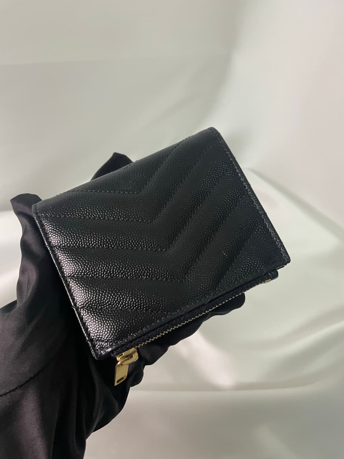 입생로랑 마틀라세 블랙 반지갑 금장 단품 상품이미지5