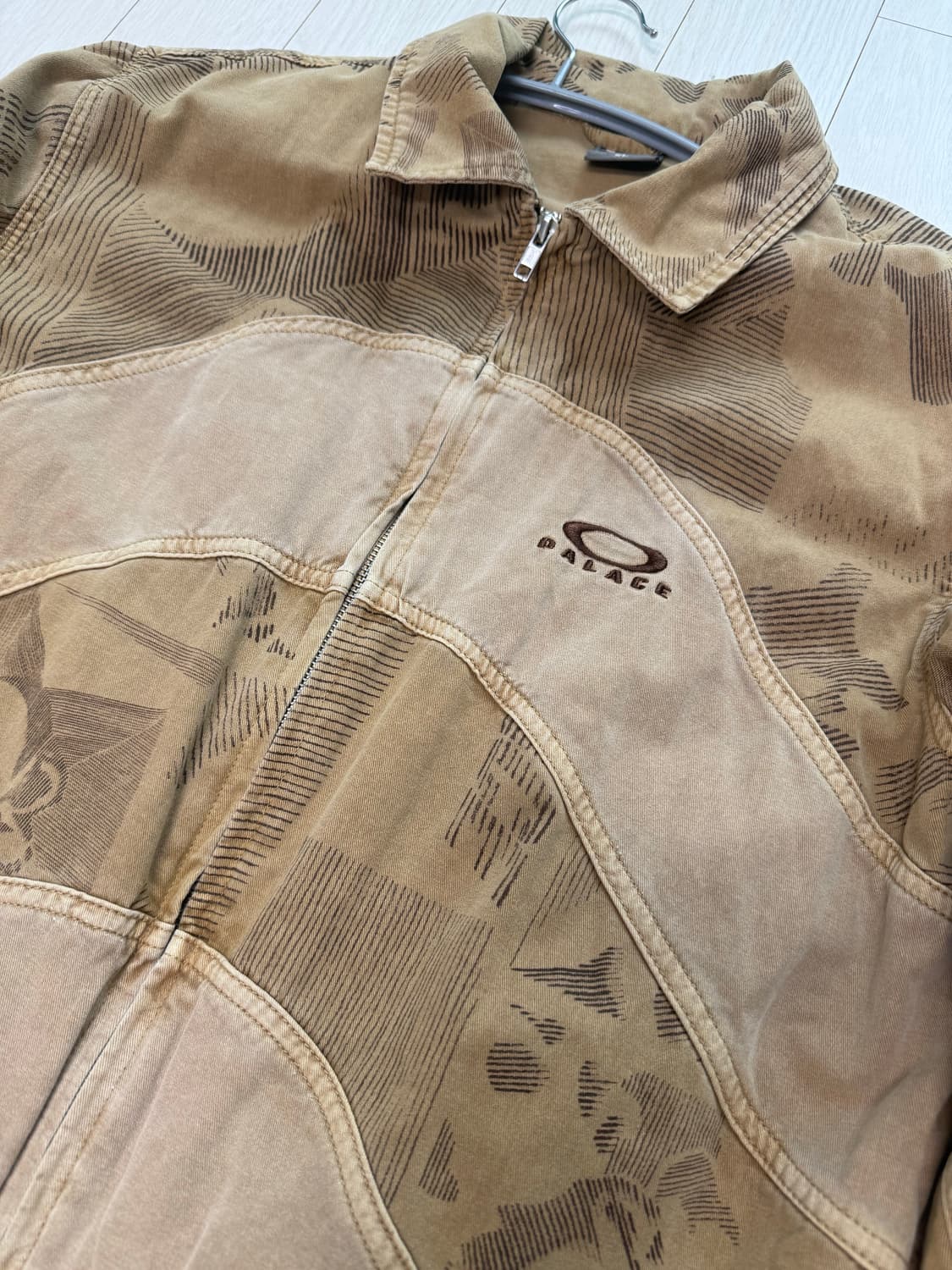 팔라스 x 오클리 가스 자켓 샌드 XL 23SS 상품이미지3