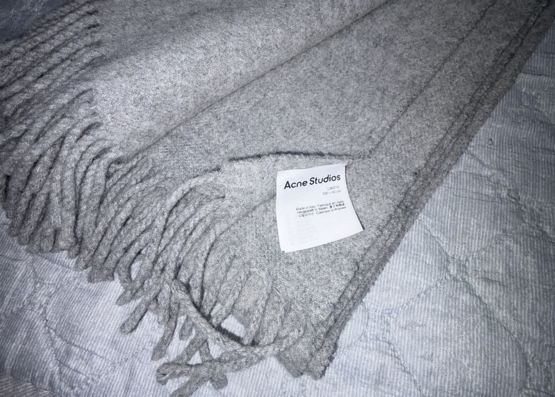 아크네스튜디오 머플러 상품이미지2