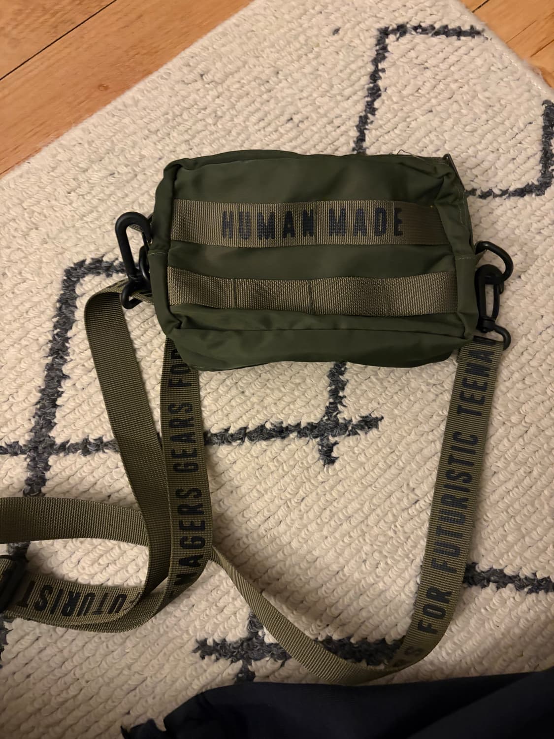 휴먼메이드 크로스백 상품이미지1